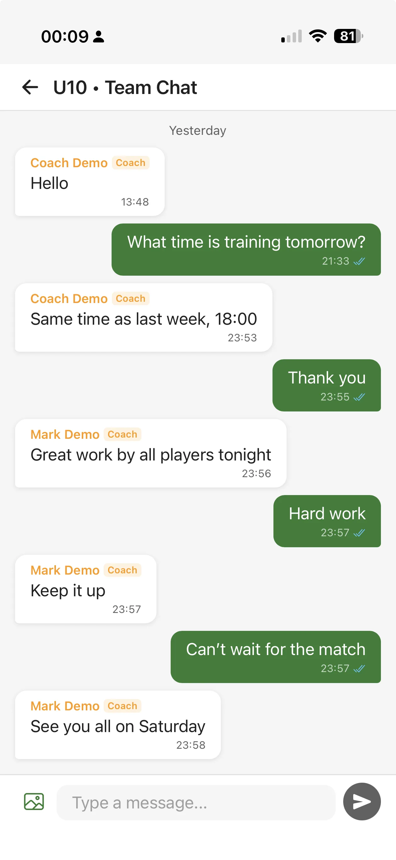 Club Team Management team chat between a coach and parents
